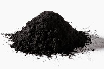 Cărbune vegetal în Latte Negru